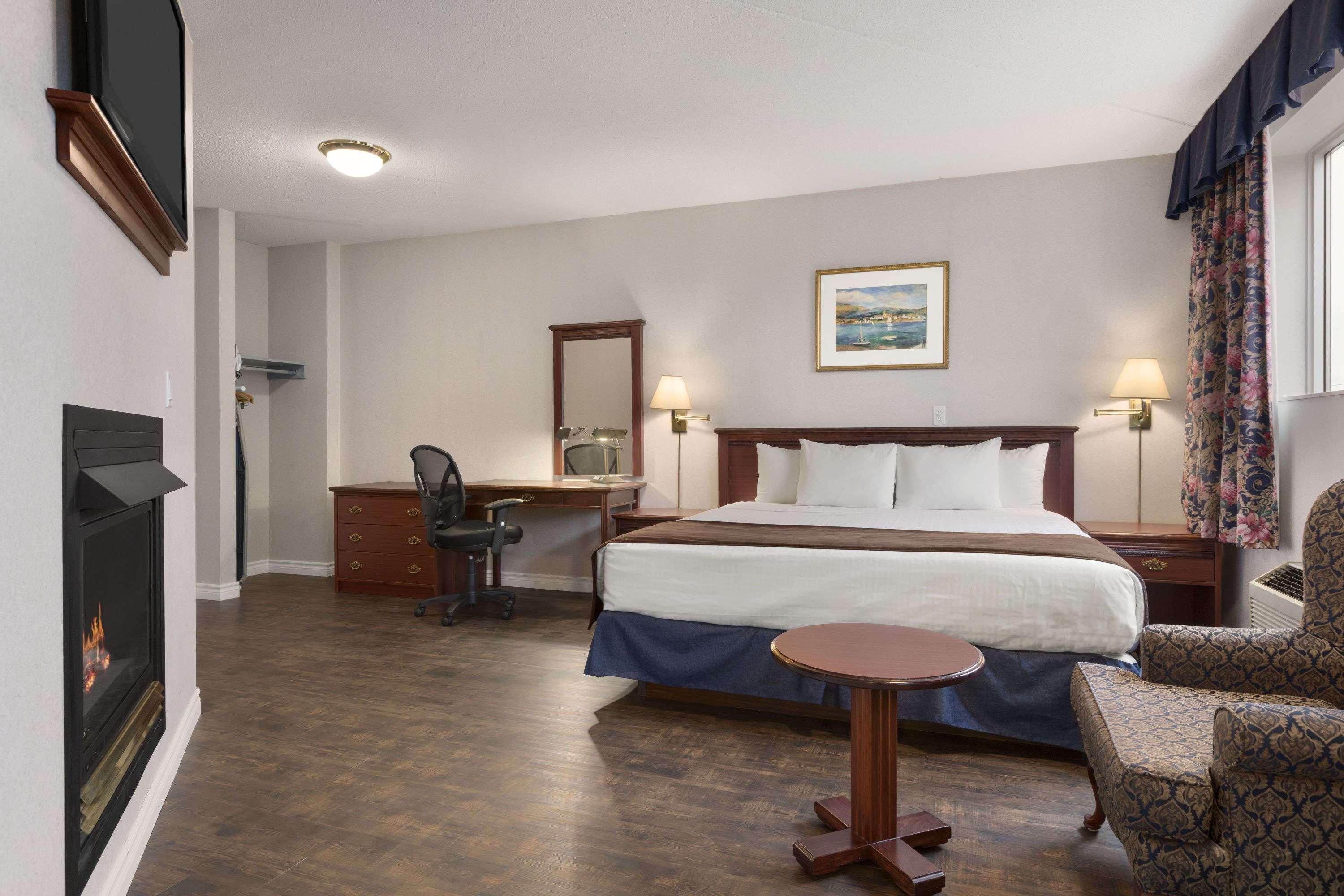 Days Inn By Wyndham Brockville Exterior photo